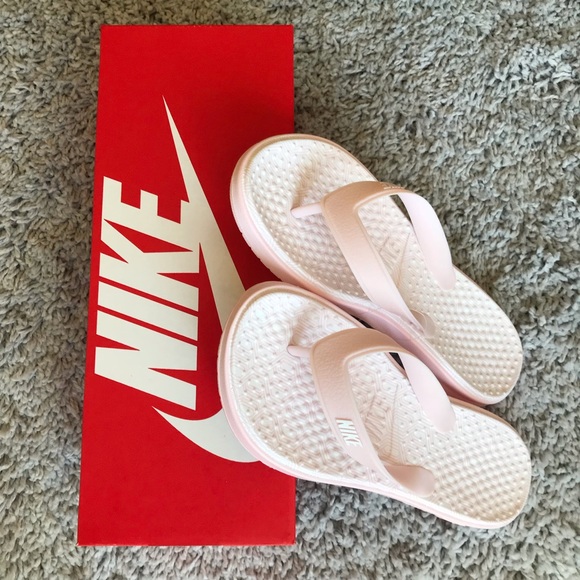 Nike Shoes - 🆕🚺💟 Nike Solay Women’s Thong ▪️Pink 🌸